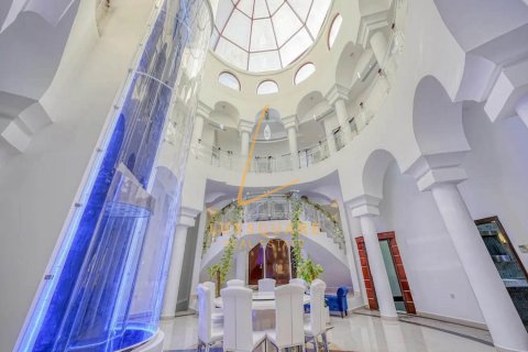 Villa sa Emirates Hills, Dubai, UAE 8 silid-tulugan, 1486 sq.m. № 690751 - larawan 22