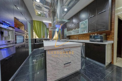 Villa sa Emirates Hills, Dubai, UAE 8 silid-tulugan, 1486 sq.m. № 690751 - larawan 5