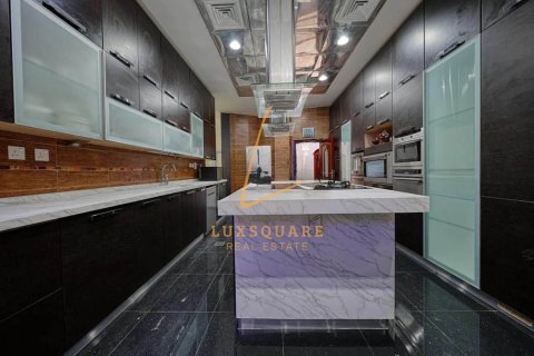 Villa sa Emirates Hills, Dubai, UAE 8 silid-tulugan, 1486 sq.m. № 690751 - larawan 6