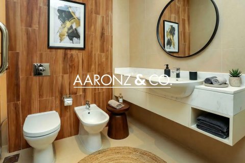 פנטהאוס להשכרה ב Business Bay, Dubai, איחוד האמירויות  5 חדרי שינה, 878 מ"ר, מספר 693668 - תמונה 10