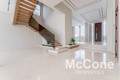 Villa in Jumeirah Park, Dubai, UAE 6 bedrooms, 845.42 sq.m. № 587289 - photo 3