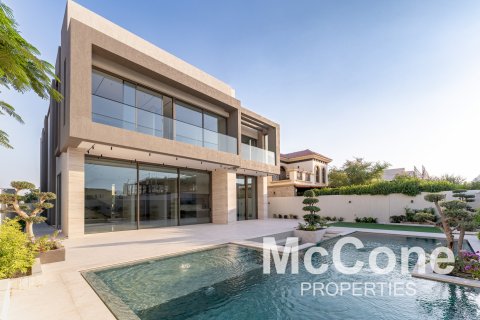 Villa in Jumeirah Park, Dubai, UAE 6 bedrooms, 845.42 sq.m. № 587289 - photo 1