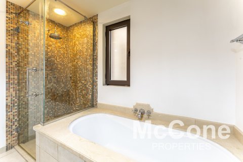 Apartment in Old Town, Dubai, UAE 3 bedrooms, 163.04 sq.m. № 587595 - photo 9