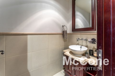 Apartment in Old Town, Dubai, UAE 3 bedrooms, 163.04 sq.m. № 587595 - photo 12