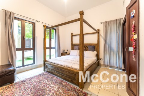 Apartment in Old Town, Dubai, UAE 3 bedrooms, 163.04 sq.m. № 587595 - photo 6