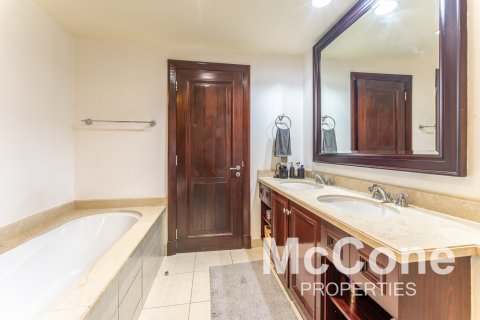 Apartment in Old Town, Dubai, UAE 3 bedrooms, 163.04 sq.m. № 587595 - photo 10