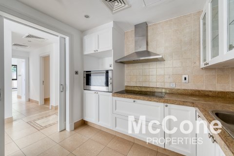 Apartment in Old Town, Dubai, UAE 3 bedrooms, 164.81 sq.m. № 587594 - photo 3