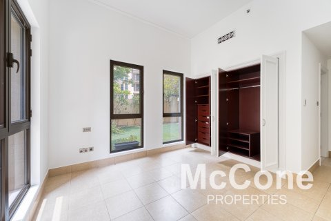 Apartment in Old Town, Dubai, UAE 3 bedrooms, 164.81 sq.m. № 587594 - photo 15