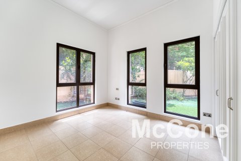 Apartment in Old Town, Dubai, UAE 3 bedrooms, 164.81 sq.m. № 587594 - photo 14
