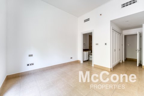 Apartment in Old Town, Dubai, UAE 3 bedrooms, 164.81 sq.m. № 587594 - photo 17