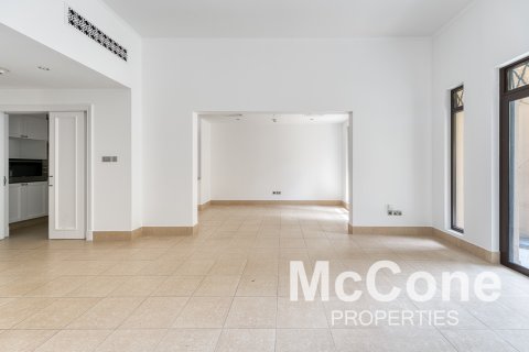 Apartment in Old Town, Dubai, UAE 3 bedrooms, 164.81 sq.m. № 587594 - photo 2