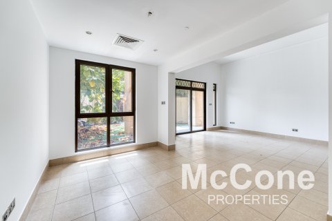 Apartment in Old Town, Dubai, UAE 3 bedrooms, 164.81 sq.m. № 587594 - photo 6