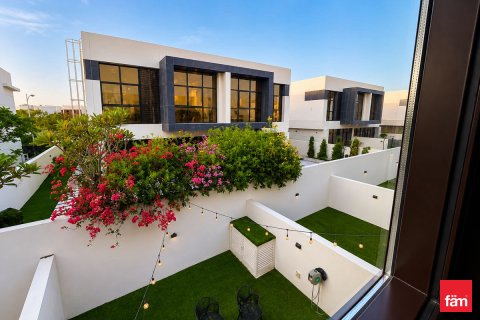 Řadový dům v Dubai, SAE 3 ložnice, 138 m² Č.: 710177 - fotografie 3