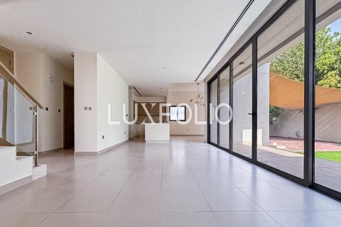 Dubai Hills Estate, Dubai, संयुक्त अरब अमीरात में विला, 5 बेडरूम, 593 वर्ग मीटर, संख्या 628190 - फ़ोटो 2