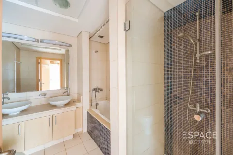 Apartman u gradu Palm Jumeirah, Dubai, UAE 2 spavaće sobe, 152 m2 Br. 678676 - Slika 8