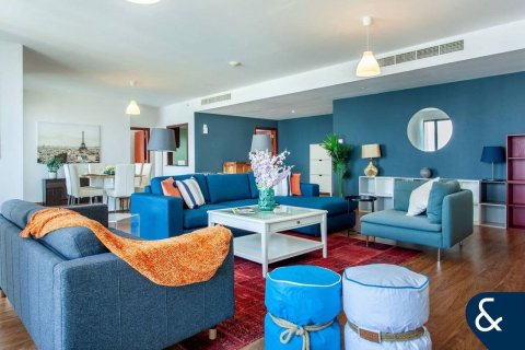 Huoneisto Jumeirah Beach Residence, Dubai, Arabiemiraatit 4 makuuhuonetta, 269 m2 № 667379 - kuva 1