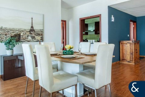 Huoneisto Jumeirah Beach Residence, Dubai, Arabiemiraatit 4 makuuhuonetta, 269 m2 № 667379 - kuva 11