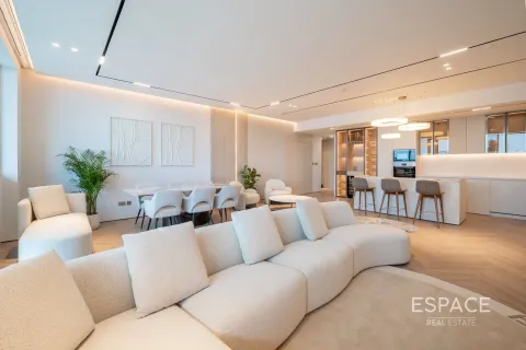 Lägenhet till försäljning i Palm Jumeirah, Dubai, UAE 2 sovrum, 227 kvm Nr. 649796 - fotografi 2