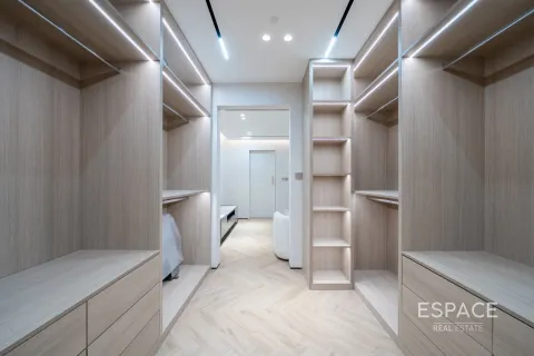 Lägenhet till försäljning i Palm Jumeirah, Dubai, UAE 2 sovrum, 227 kvm Nr. 649796 - fotografi 14