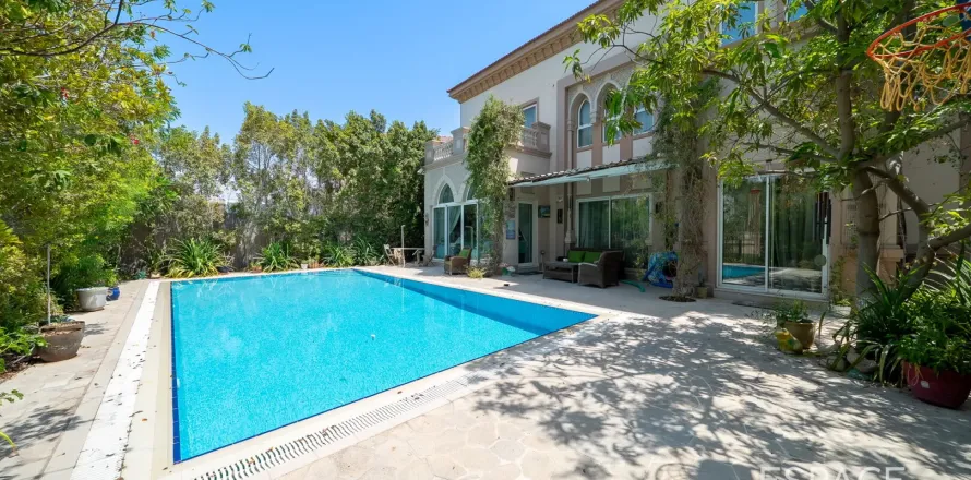 Βίλα σε Jumeirah Islands, Dubai, ΗΑΕ 5 υπνοδωμάτια, 989 τ.μ. Αρ. 649793