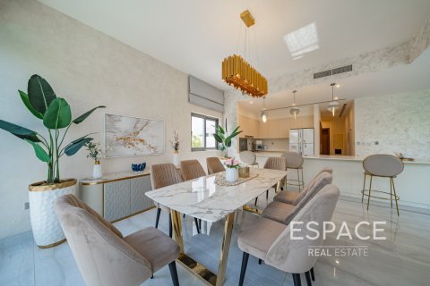 Βίλα σε Dubai Hills Estate, ΗΑΕ 5 υπνοδωμάτια, 413 τ.μ. Αρ. 649795 - φωτογραφία 9