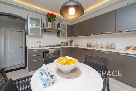 Vila di Meadows, Dubai, UEA 4 kamar tidur, 332 m2 nomor 649791 - foto 9