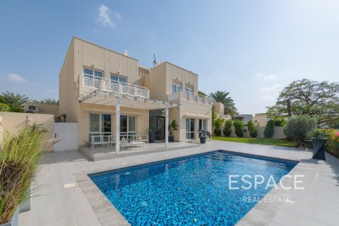 Vila di Meadows, Dubai, UEA 4 kamar tidur, 332 m2 nomor 649791 - foto 2