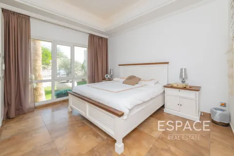 Vila di Meadows, Dubai, UEA 4 kamar tidur, 332 m2 nomor 649791 - foto 12