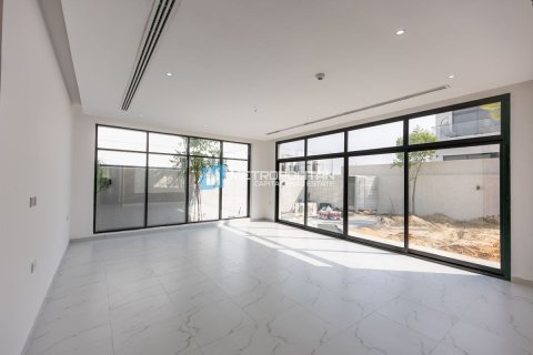 Vila v Al Shamkha, Abu Dhabi, SAE 4 spálne, 510 m2 č. 659840 - Fotografia 1