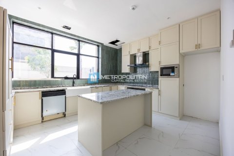 Vila v Al Shamkha, Abu Dhabi, SAE 4 spálne, 510 m2 č. 659840 - Fotografia 8