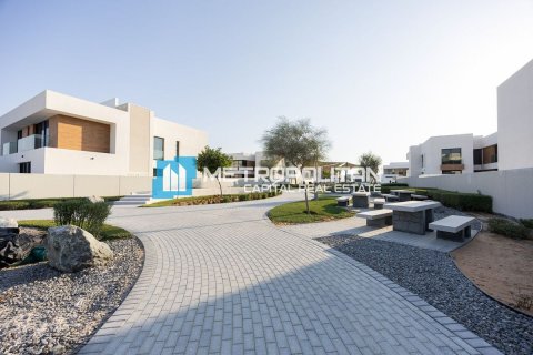 Huvila Saadiyat Island, Abu Dhabi, Arabiemiraatit 4 makuuhuonetta, 629.3 m2 № 651892 - kuva 28