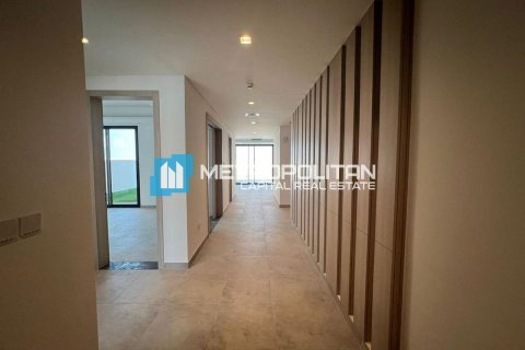 Huvila Saadiyat Island, Abu Dhabi, Arabiemiraatit 4 makuuhuonetta, 629.3 m2 № 651892 - kuva 20