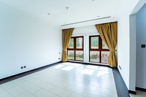 Villa til salgs i Dubai, Emiratene 5 soverom, 640 kvm Nr. 758484 - Foto 15