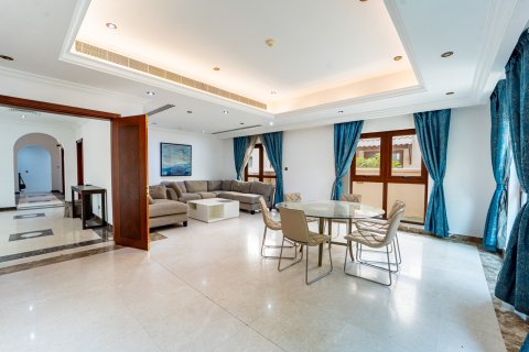 Villa til salgs i Dubai, Emiratene 5 soverom, 640 kvm Nr. 758484 - Foto 11