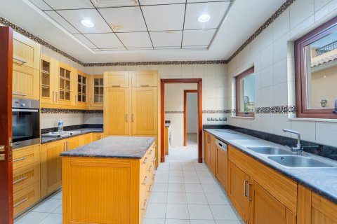 Villa til salgs i Dubai, Emiratene 5 soverom, 640 kvm Nr. 758484 - Foto 14