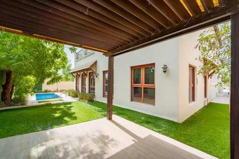 Villa til salgs i Dubai, Emiratene 5 soverom, 640 kvm Nr. 758484 - Foto 4