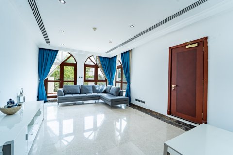 Villa til salgs i Dubai, Emiratene 5 soverom, 640 kvm Nr. 758484 - Foto 27