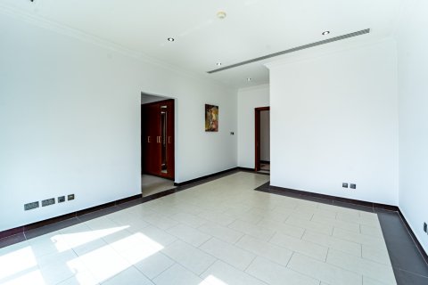 Villa til salgs i Dubai, Emiratene 5 soverom, 640 kvm Nr. 758484 - Foto 16