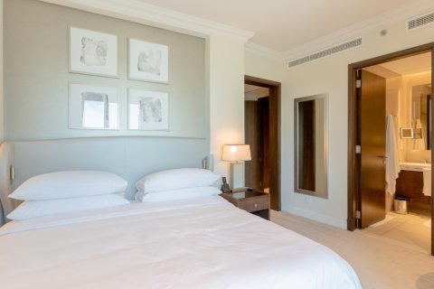 Apartamento en venta en Downtown Dubai (Downtown Burj Dubai), Dubai, EAU 2 dormitorios, 135 m2 № 758483 - foto 8