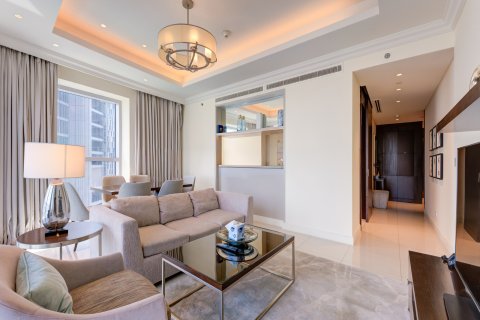 Apartamento en venta en Downtown Dubai (Downtown Burj Dubai), Dubai, EAU 2 dormitorios, 135 m2 № 758483 - foto 3