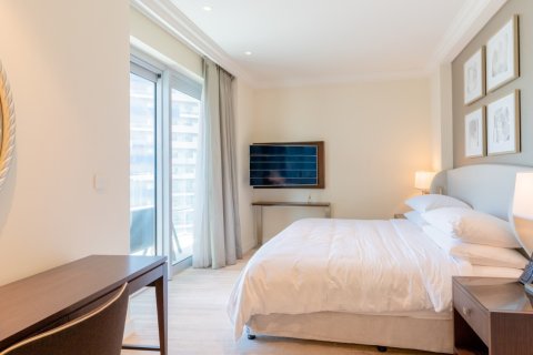 Apartamento en venta en Downtown Dubai (Downtown Burj Dubai), Dubai, EAU 2 dormitorios, 135 m2 № 758483 - foto 9