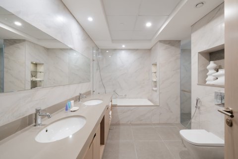 Wohnung zur Miete in Al Satwa, Dubai, VAE 3 Schlafzimmer, 245 m2 Nr. 750673 - Foto 6