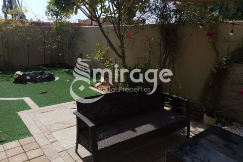 Řadový dům v Al Raha Gardens, Abu Dhabi, SAE 4 ložnice, 301.6 m² Č.: 550668 - fotografie 3