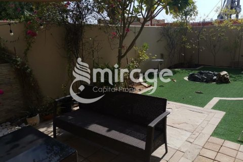 Řadový dům v Al Raha Gardens, Abu Dhabi, SAE 4 ložnice, 301.6 m² Č.: 550668 - fotografie 9