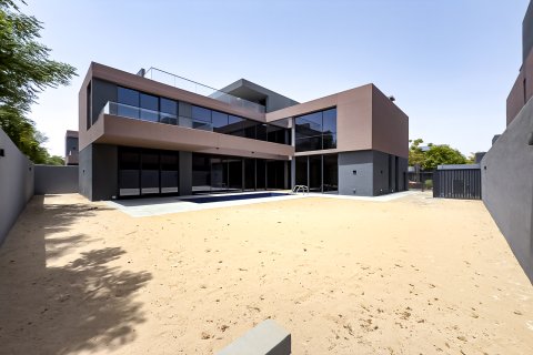 Tilal City, Sharjah, UAE의 판매용 빌라 침실 5개, 509.29제곱미터 번호 749297 - 사진 2