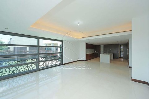 Villa in Al Gurm, Abu Dhabi, UAE 4 bedrooms, 1384 sq.m. № 615950 - photo 24