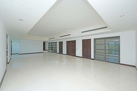 Villa in Al Gurm, Abu Dhabi, UAE 4 bedrooms, 1384 sq.m. № 615950 - photo 6