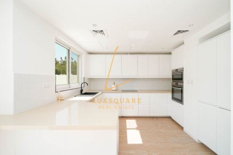 Villa til leie i The Springs, Dubai, Emiratene 2 soverom, 186 kvm Nr. 694400 - Foto 2