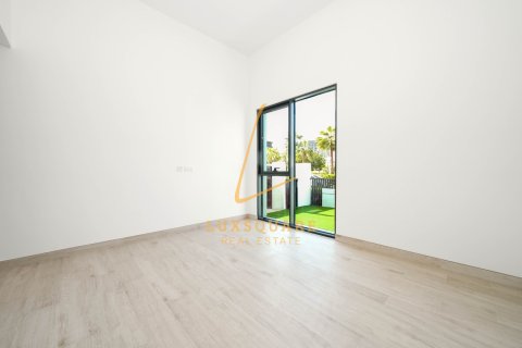 Vilë në Al Furjan, Dubai, Emiratet e Bashkuara Arabe 5 dhoma gjumi, 624 m2. № 694618 - Foto 15