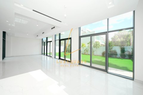 Vilë në Al Furjan, Dubai, Emiratet e Bashkuara Arabe 5 dhoma gjumi, 624 m2. № 694618 - Foto 6